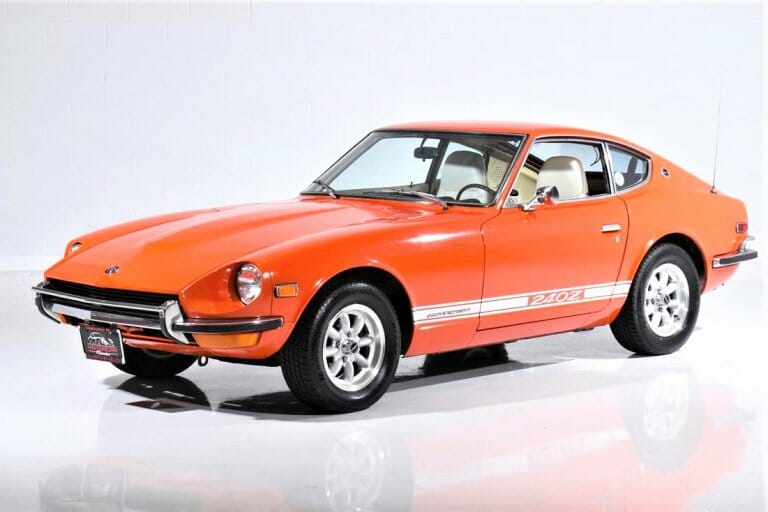 Pictures tell the story of clean 1970 Datsun 240Z coupe