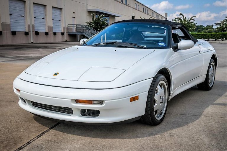 Lotus-Elan-front-2-768x512.jpg