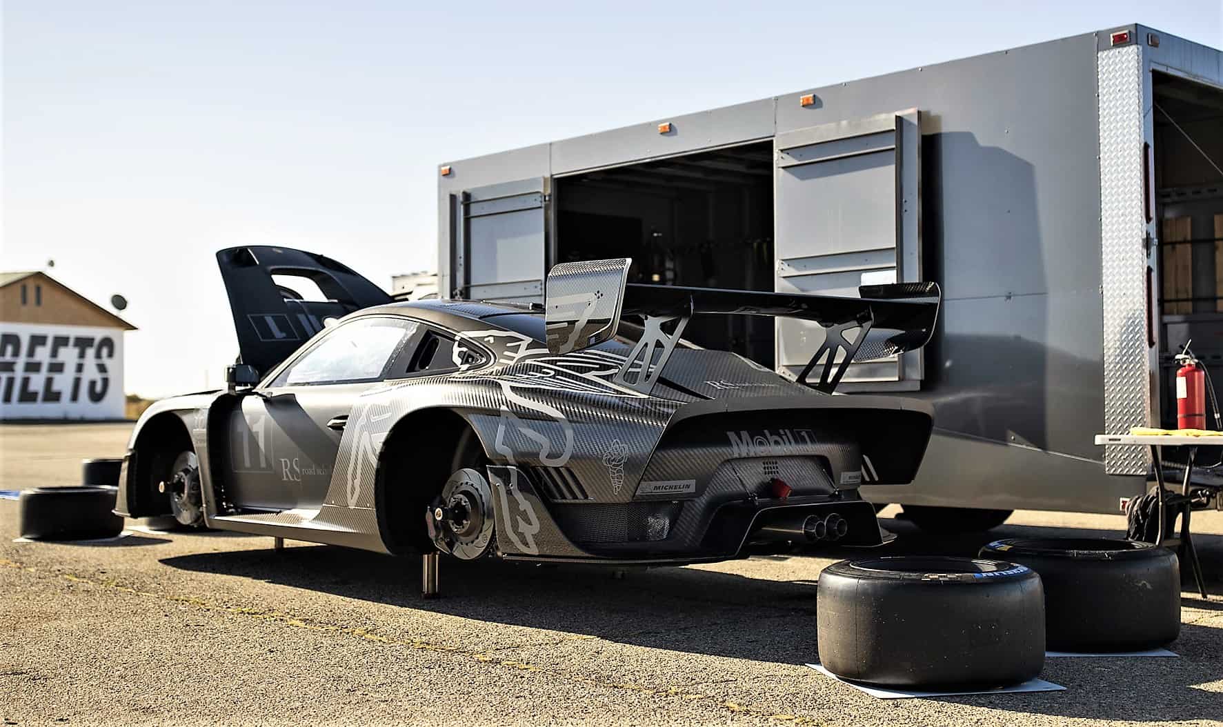 Jeff Zwart to tackle Pikes Peak climb in bare-carbon Porsche 935