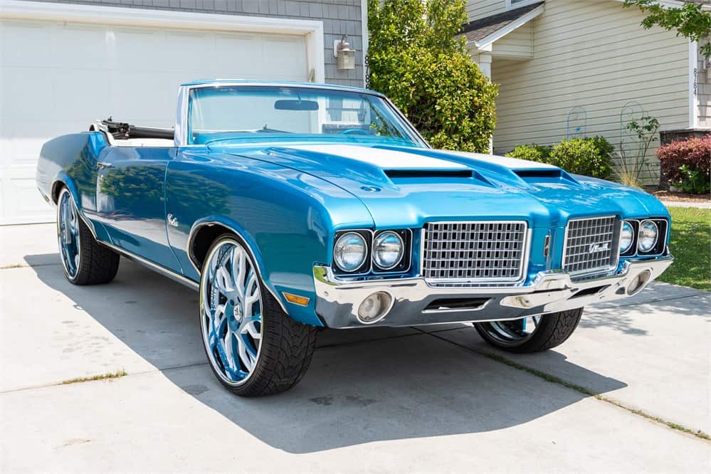 AutoHunter Spotlight 1972 Oldsmobile Cutlass Supreme convertible