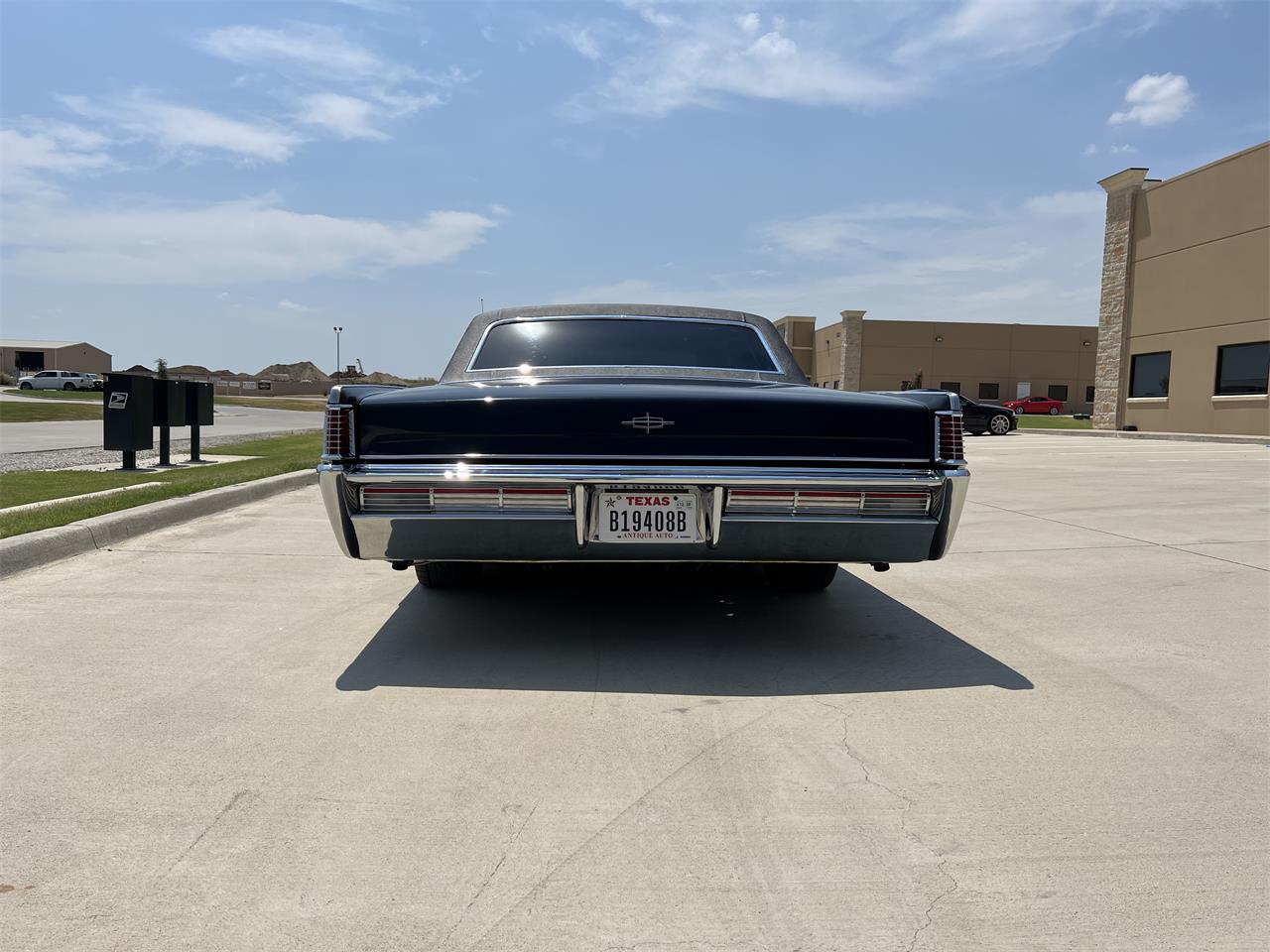 Pick of the Day: 1968 Lincoln Continental | The ClassicCars.com