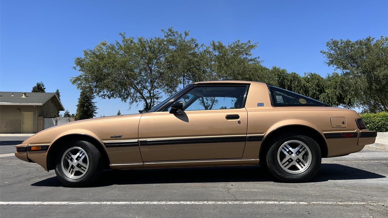 ∵Rey∵ 1981 Mazda RX-7 [1440x1552] : r/carporn