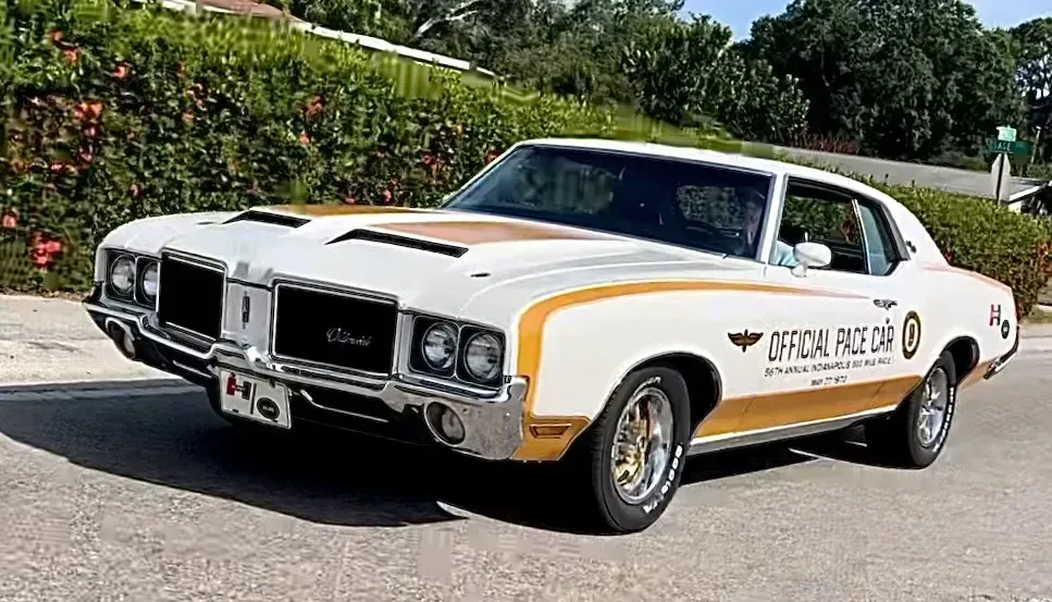 1972-hurst-olds-front2 | ClassicCars.com Journal