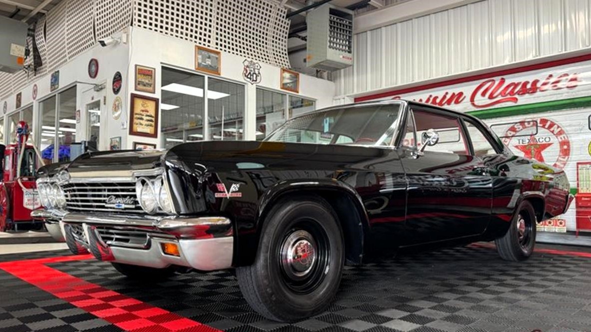 AMERICAN MUSCLE 1966 CHEVY BISCAYNE 限定版 American Muscle 1966 Chevrolet Biscayne 2 Door - 1259