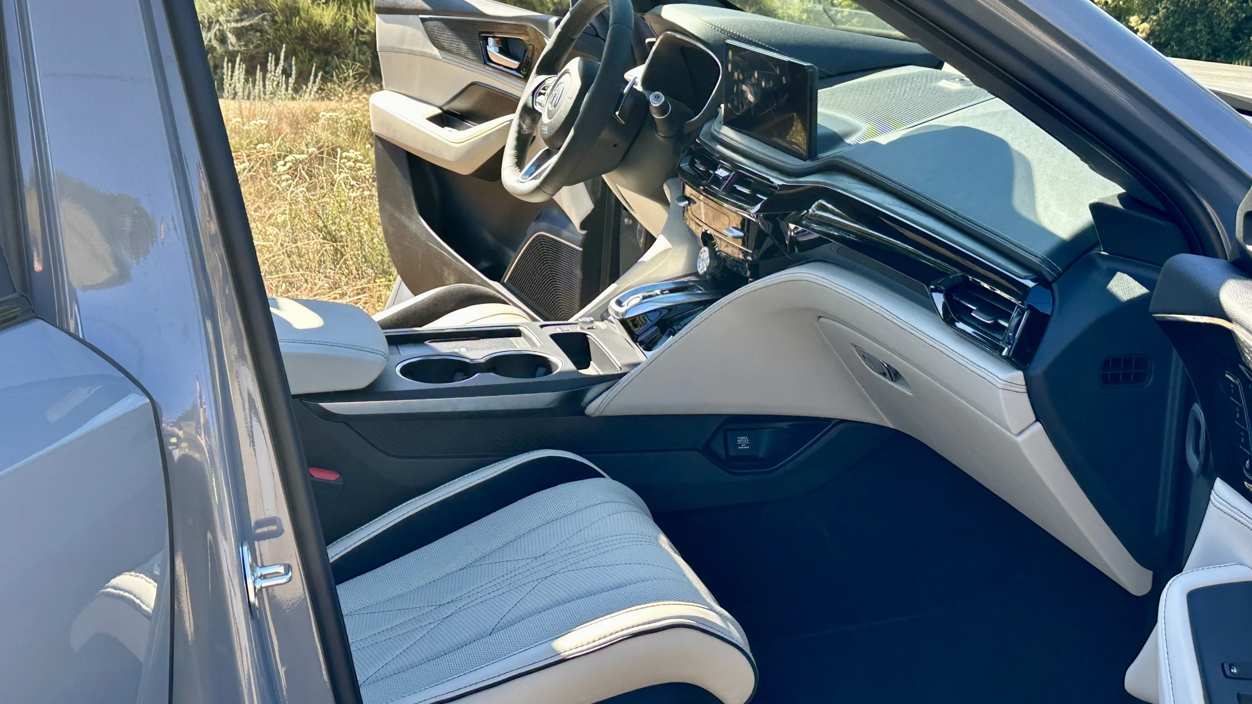 2025 Acura MDX Interior Journal