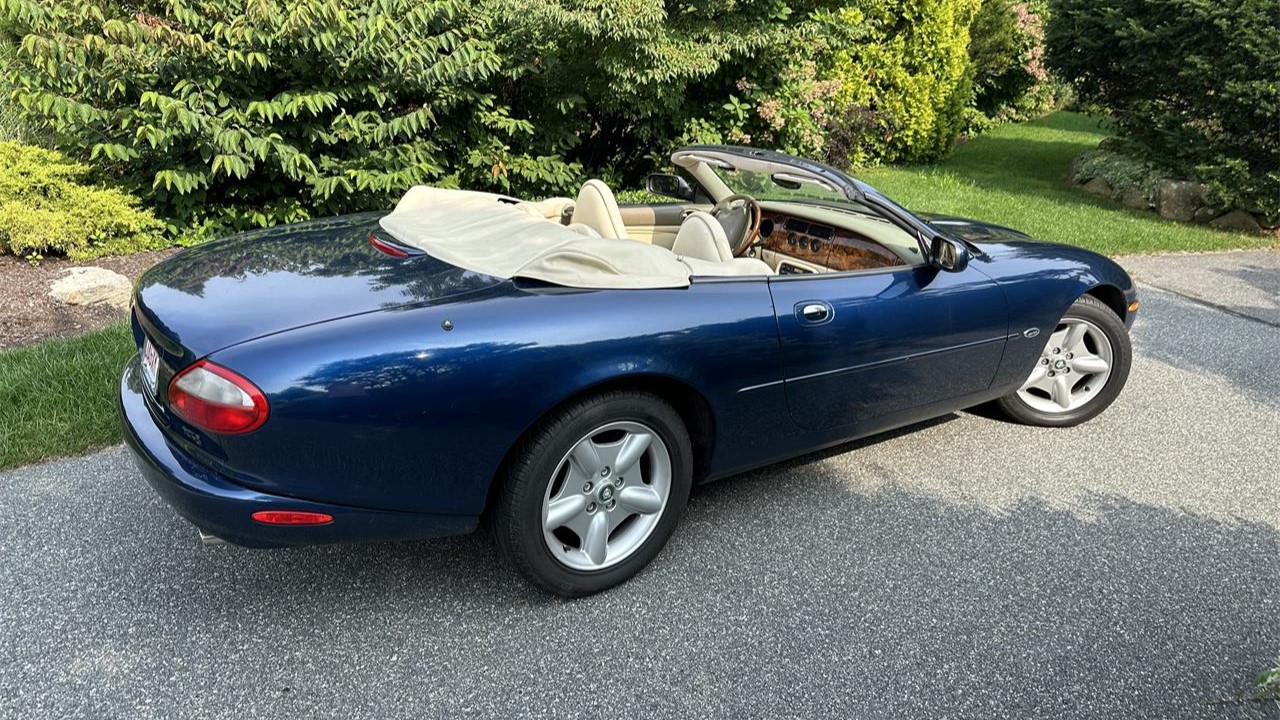 Pick of the Day: 1997 Jaguar XK8