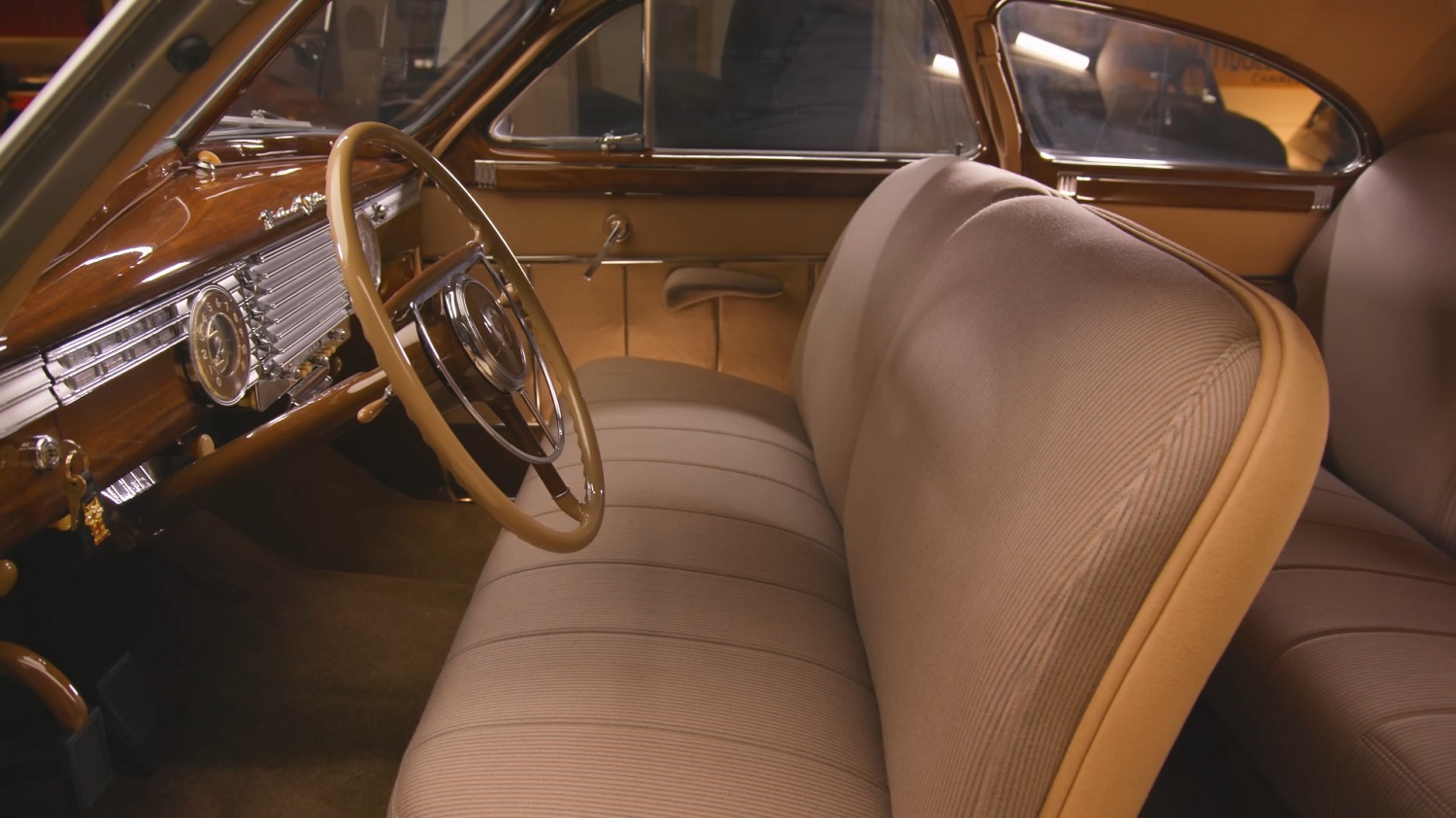 1946-Packard-Clipper-Deluxe-