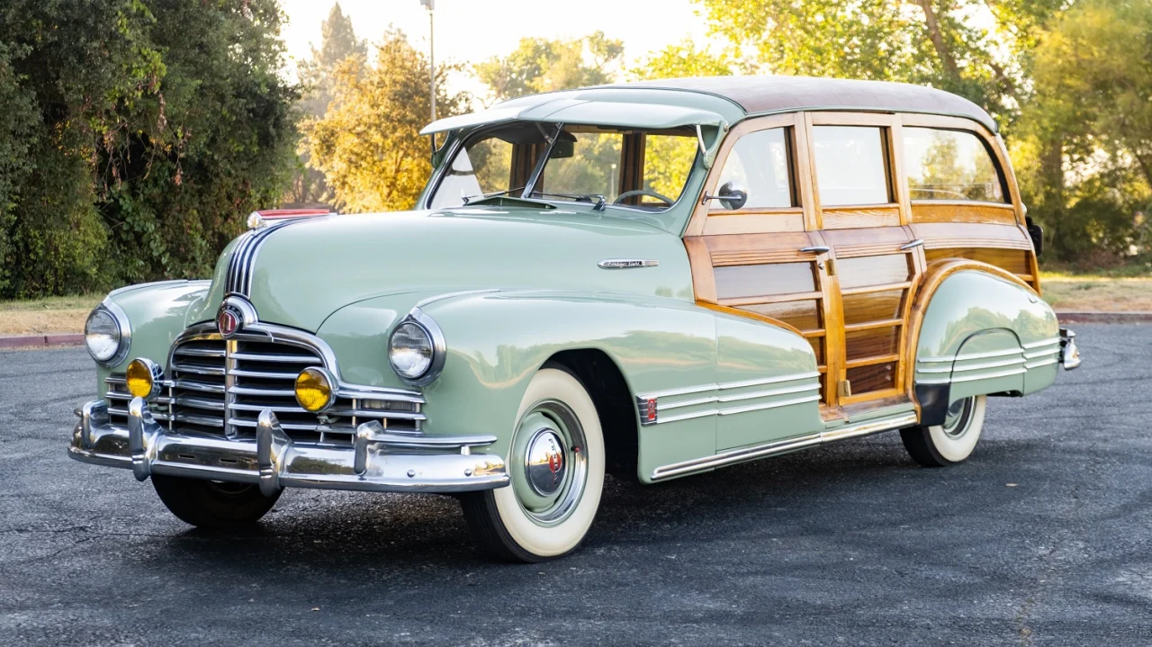 AutoHunter Spotlight: 1946 Pontiac Streamliner Station Wagon