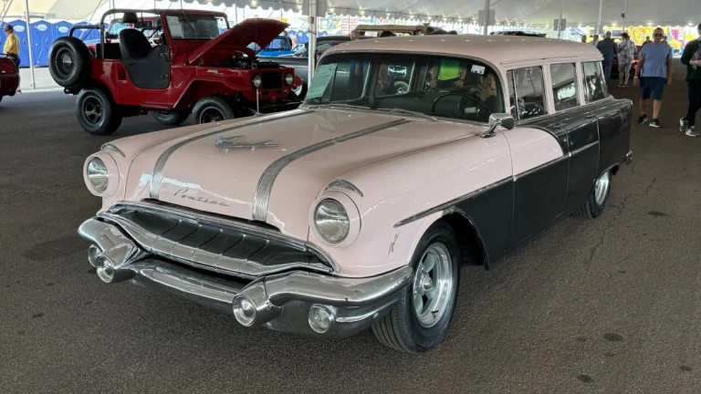 1956-pontiac-chieftain-wagon-