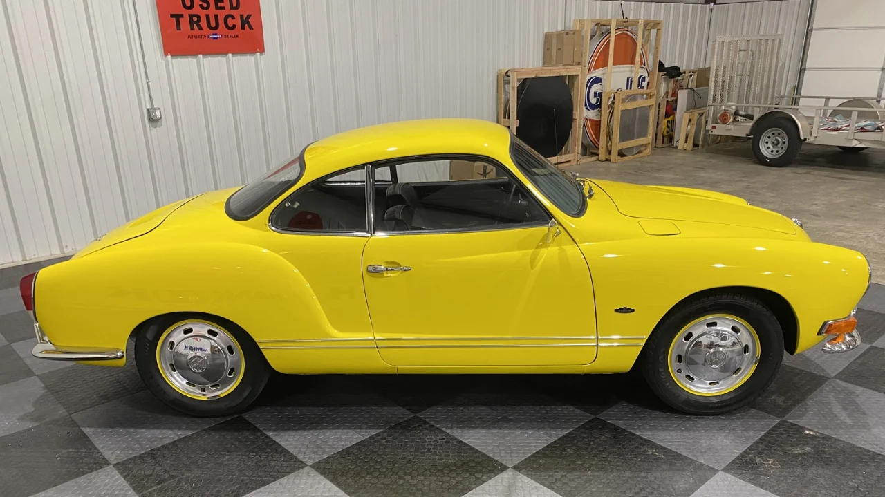 AutoHunter Spotlight: 1971 Volkswagen Karmann Ghia Coupe