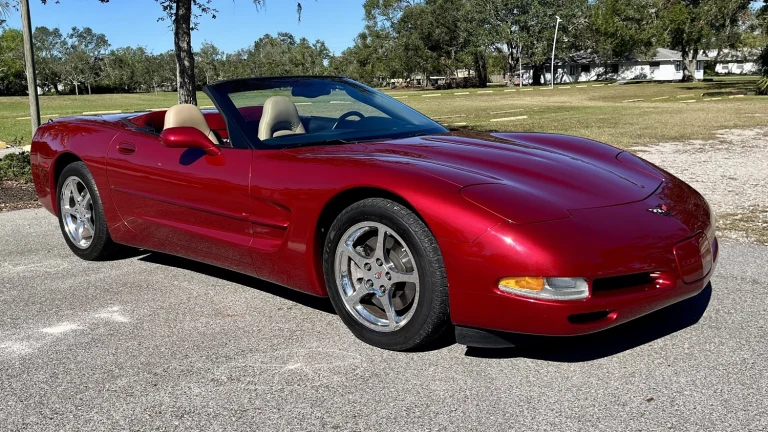 2004-Chevrolet-Corvette-