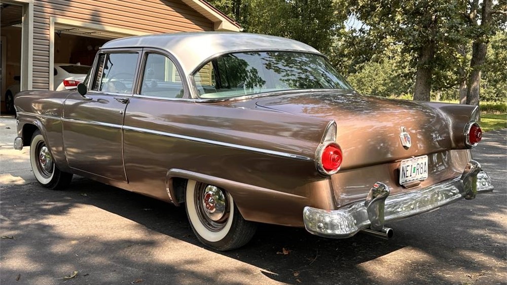 AutoHunter Spotlight: 1955 Ford Customline