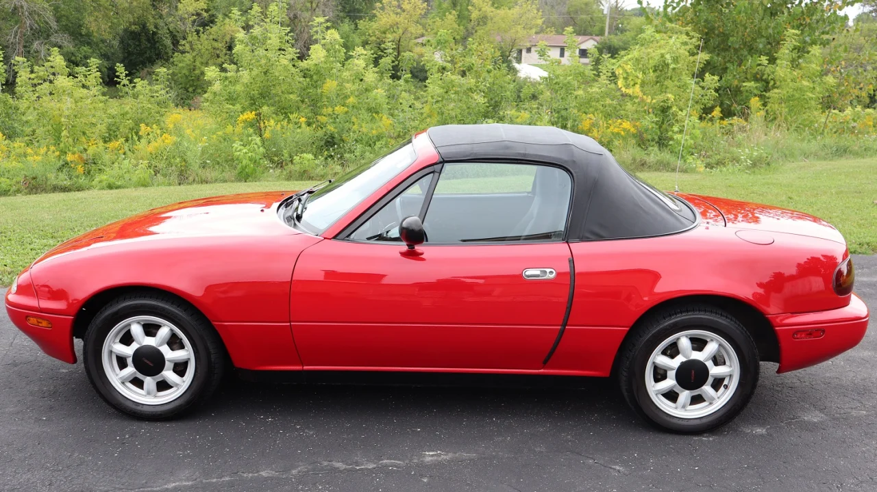 AutoHunter Spotlight: 1990 Mazda Miata