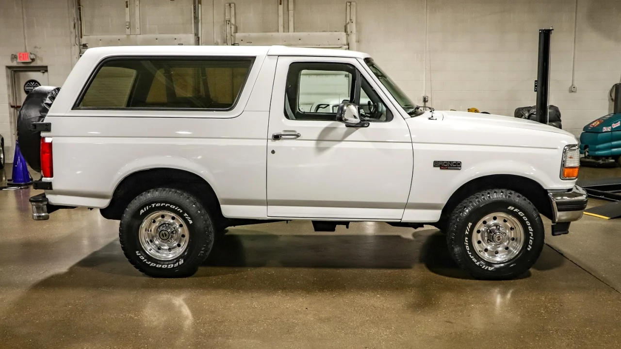 AutoHunter Spotlight: 1996 Ford Bronco XLT