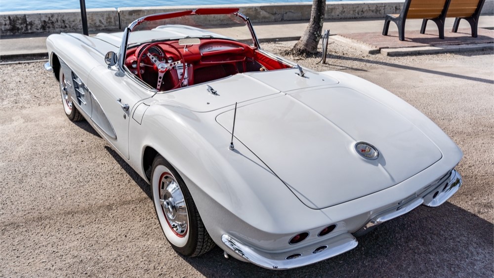 AutoHunter Spotlight: 1961 Chevrolet Corvette