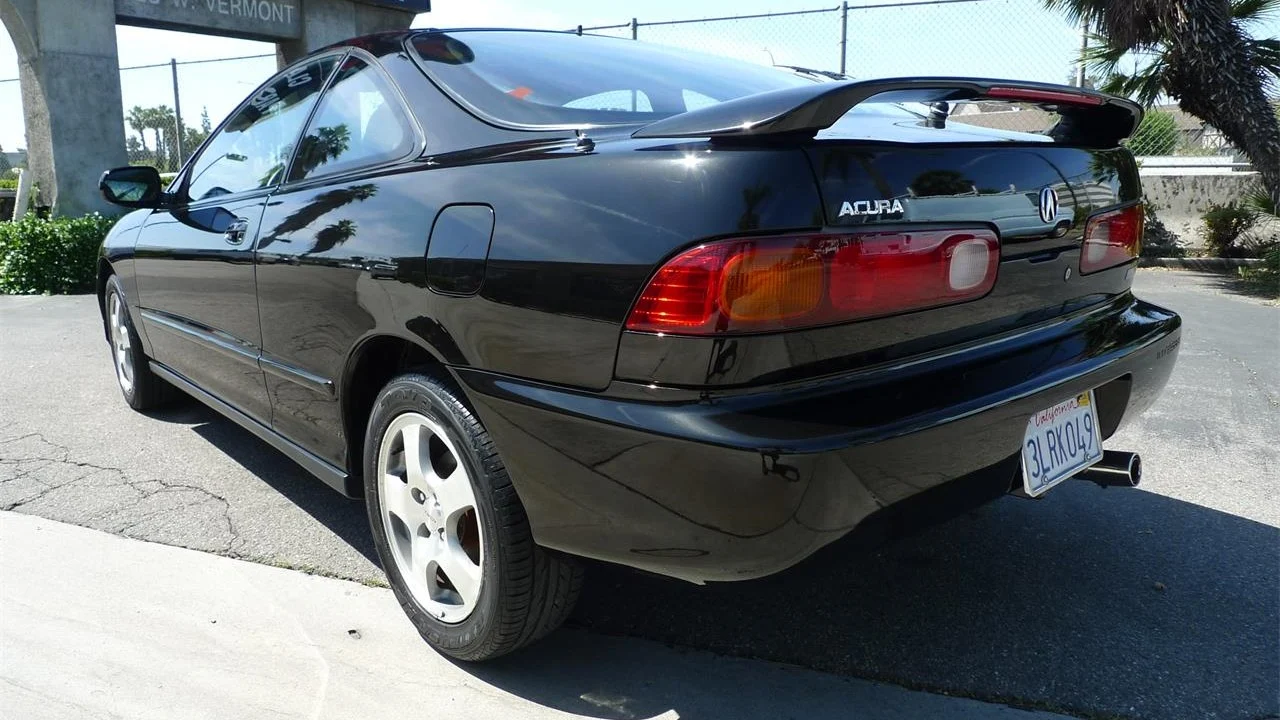 Pick of the Day: 1995 Acura Integra GS-R