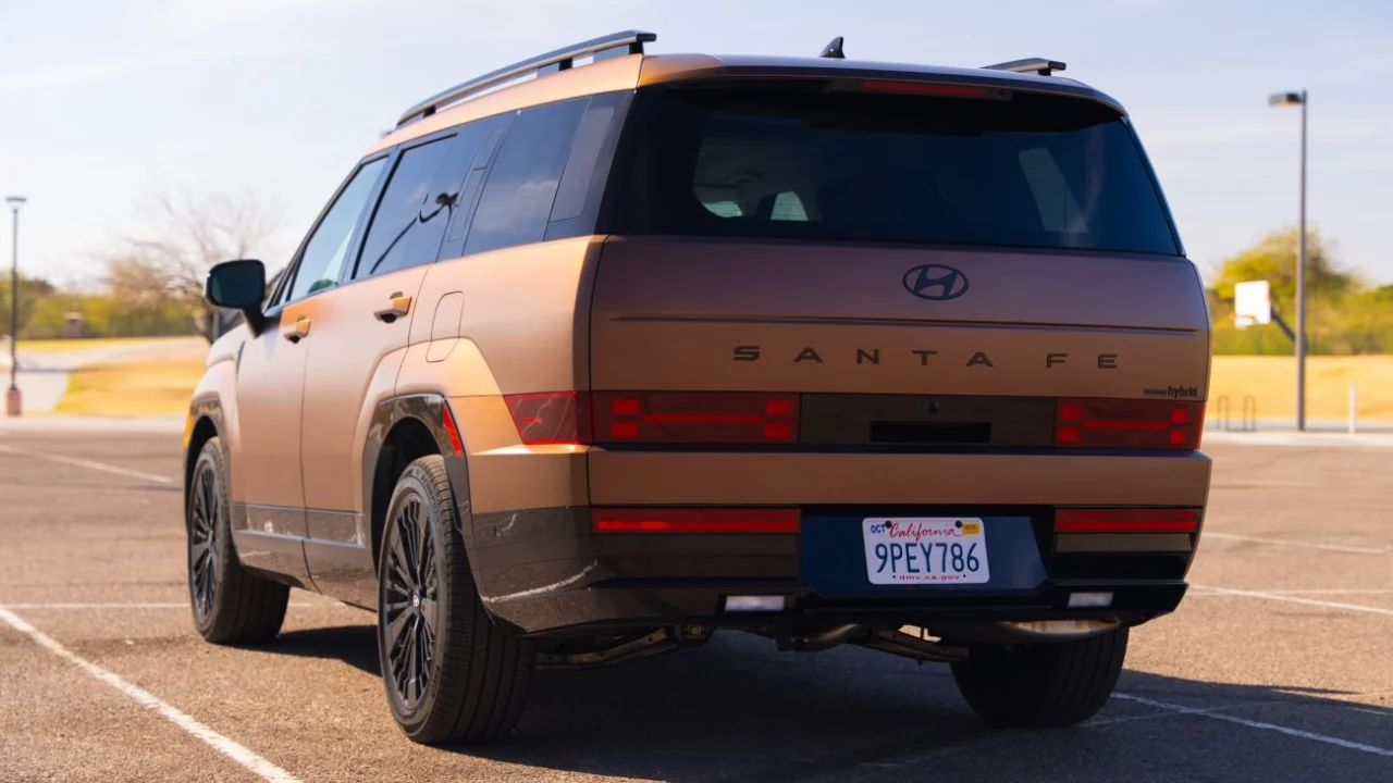 Review: 2025 Hyundai Santa Fe Hybrid Calligraphy AWD