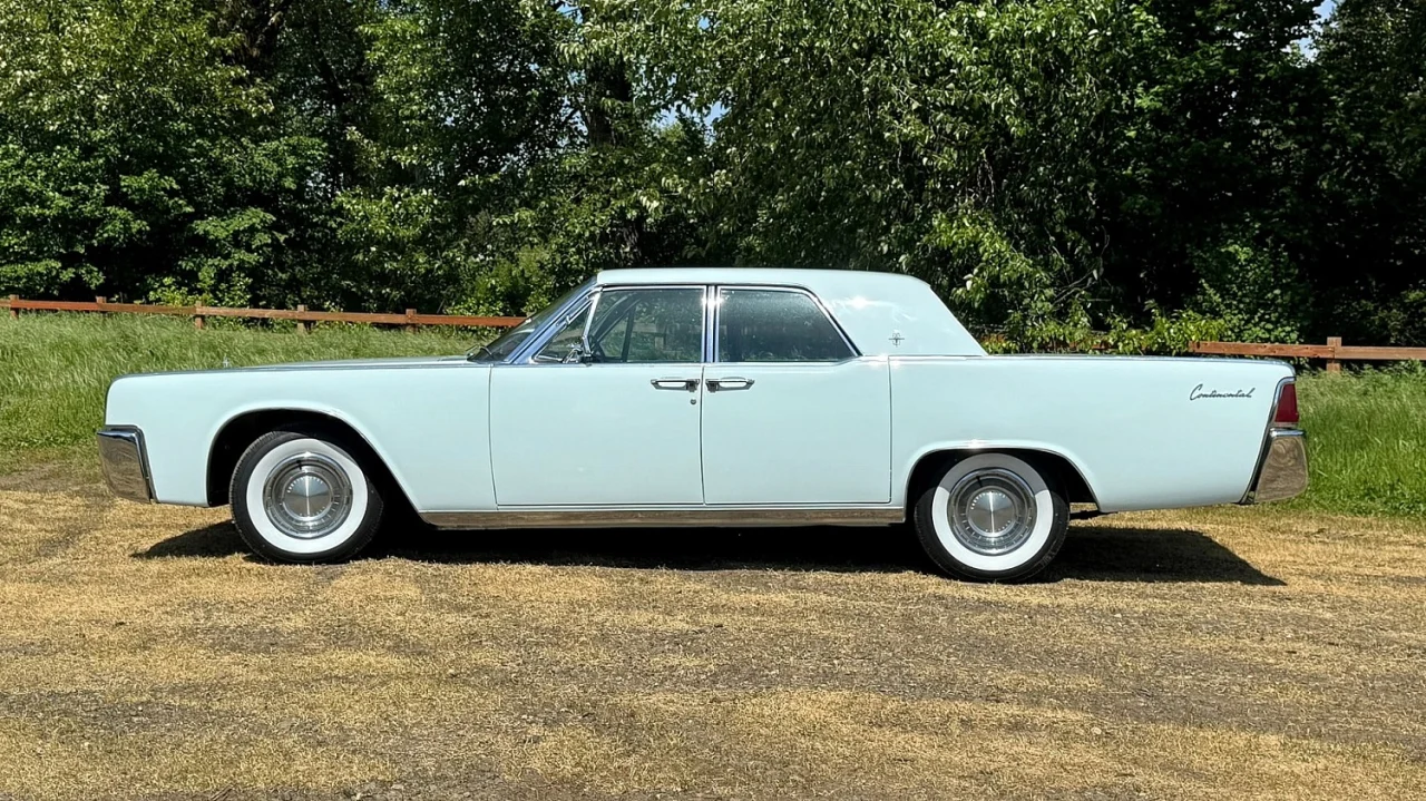 AutoHunter Spotlight: 1963 Lincoln Continental Sedan