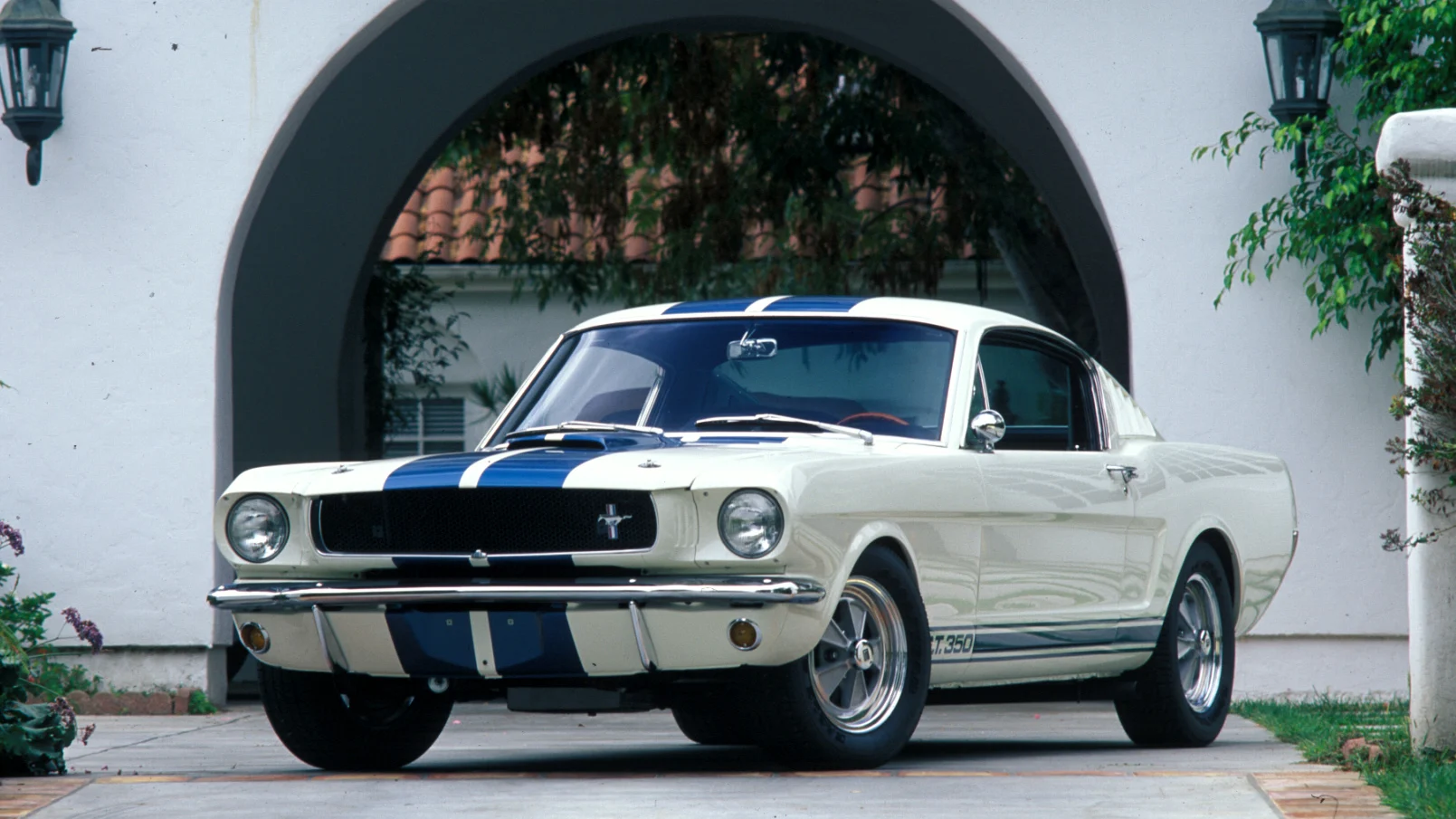 Petersen Museum Celebrates USA with All-American Cruise-In