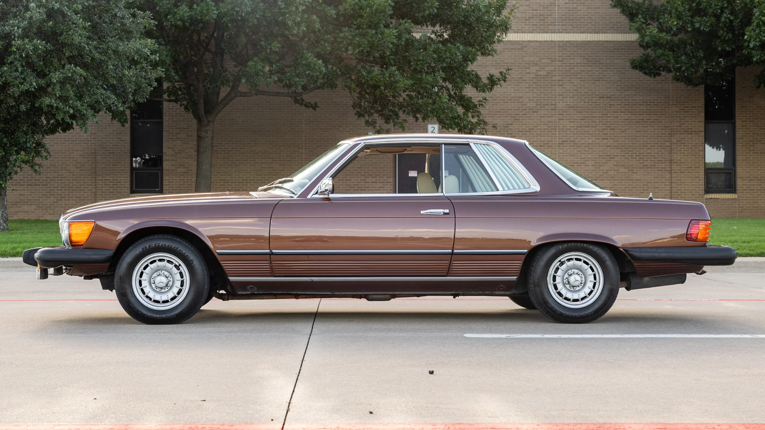 AutoHunter Spotlight: 1976 Mercedes-Benz 450SLC
