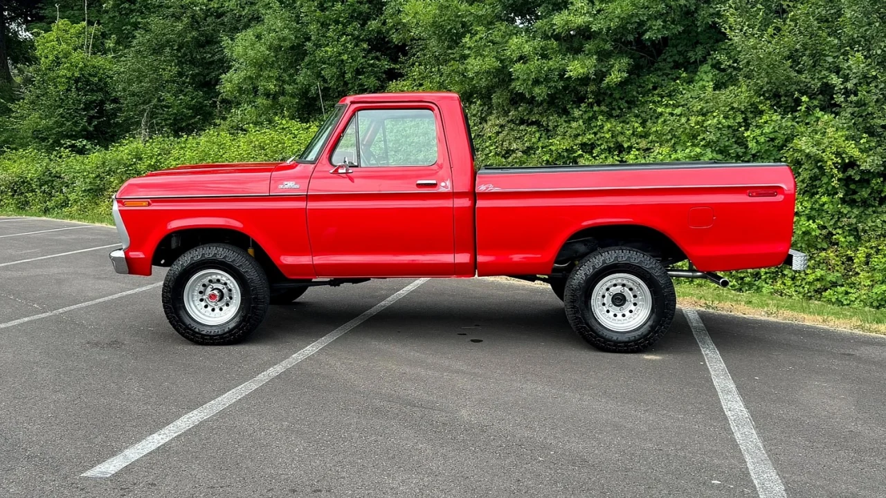 AutoHunter Spotlight: 1977 Ford F-150 4X4