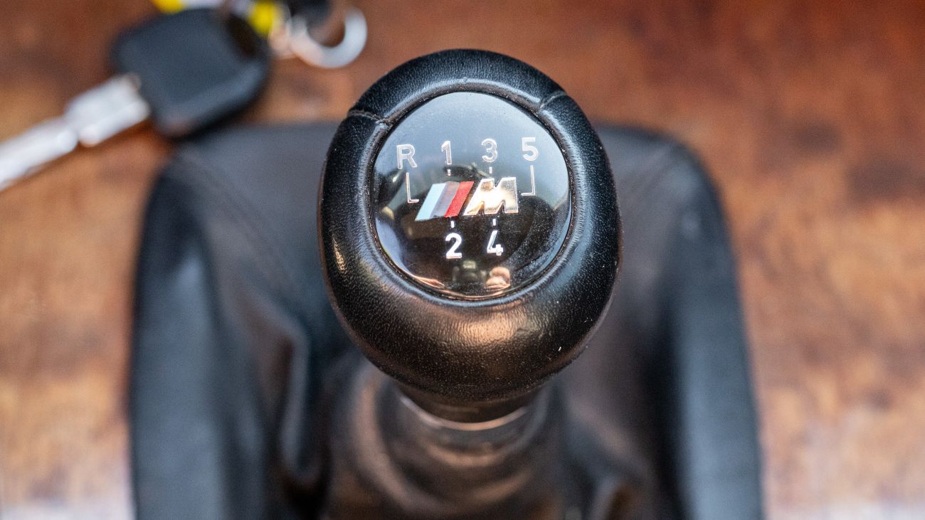 Are Stick-Shift Cars the Solution to Distracted Driving?