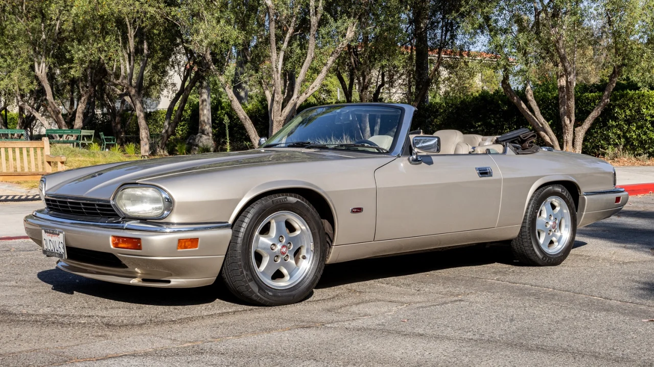 1995-Jaguar-XJS-Convertible-2-
