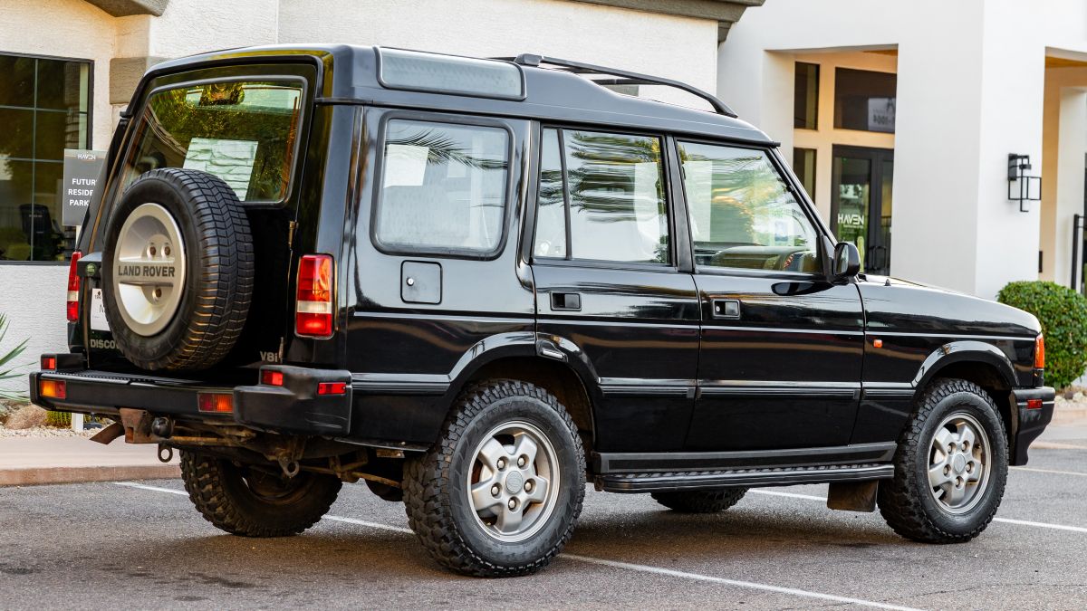 AutoHunter Spotlight: 1994 Land Rover Discovery 4WD