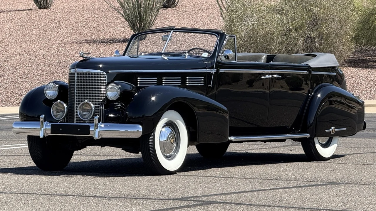1938 Cadillac Fleetwood Convertible Sedan