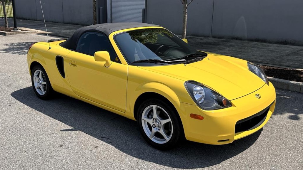 Pick of the Day: 2002 Toyota MR2 Spyder