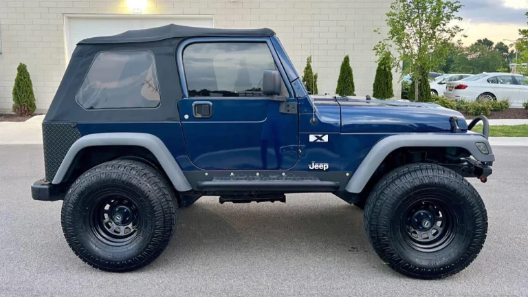 2004-Jeep-Wrangler-X-5-Speed-8