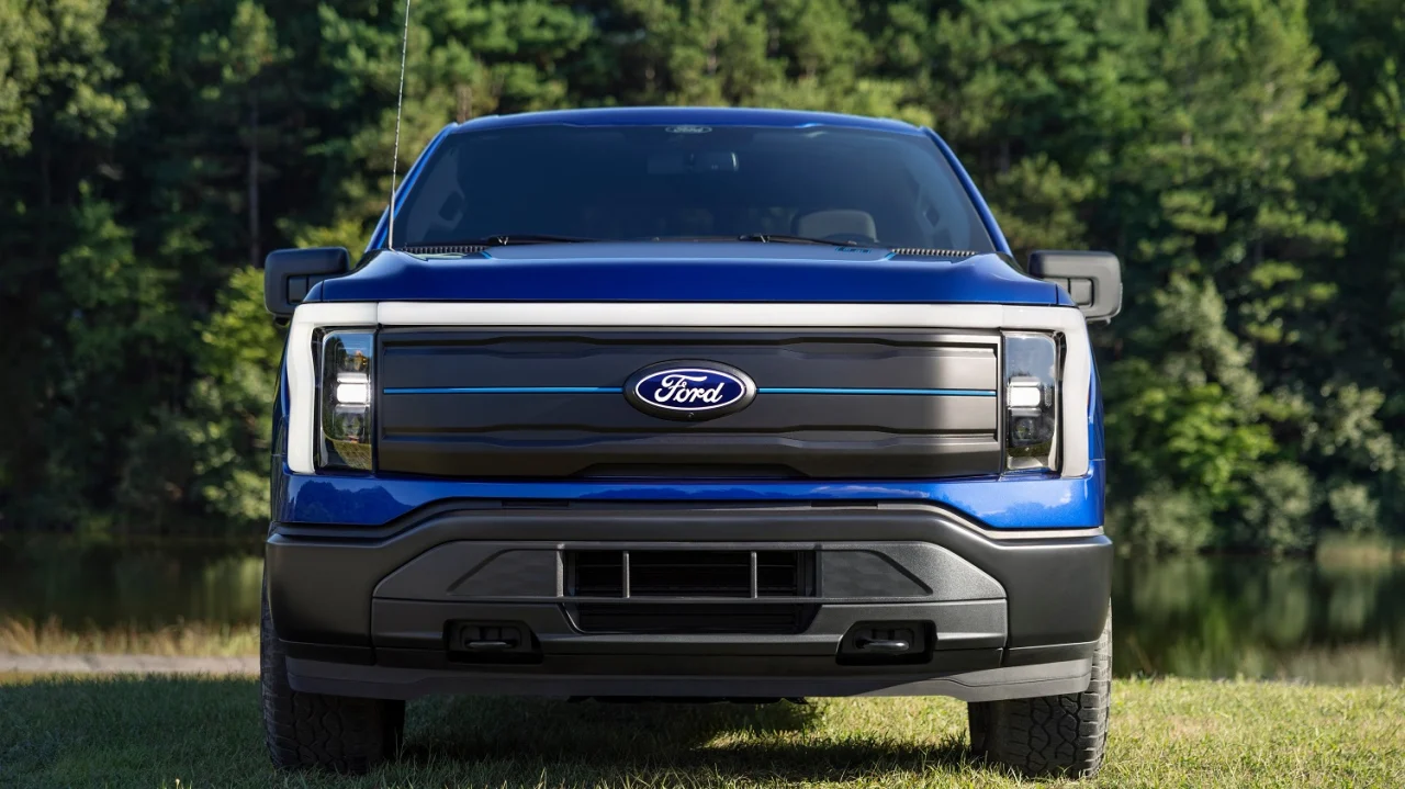 2026 Ford F-150 Lightning STX: the Silent Off-Roader