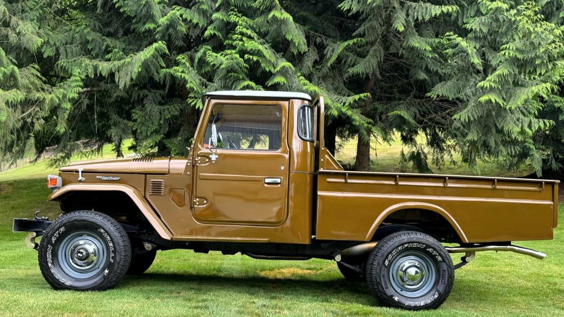 AutoHunter Spotlight: 1976 Toyota Land Cruiser FJ45 Pickup