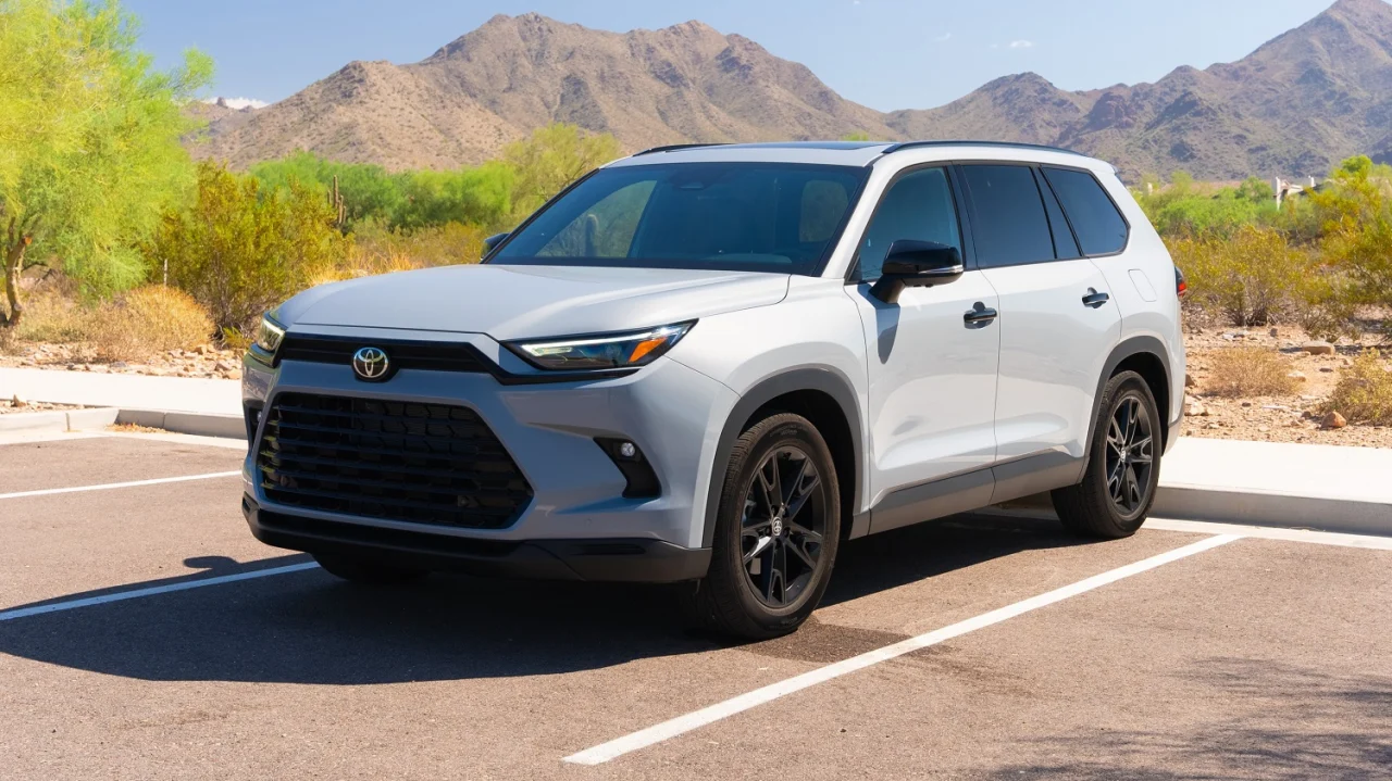 Review: 2025 Toyota Grand Highlander Hybrid Nightshade