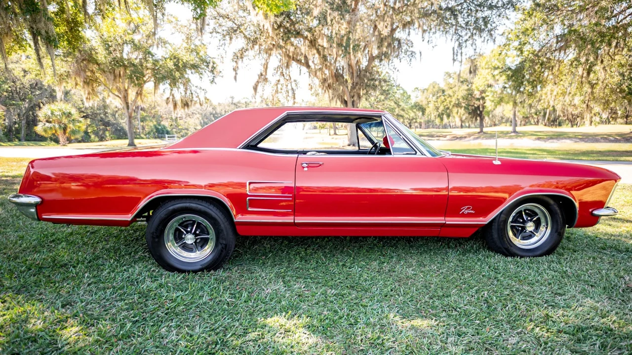 AutoHunter Spotlight: 1964 Buick Riviera
