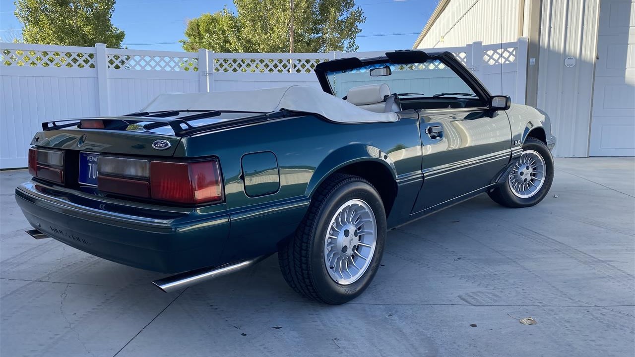 Pick of the Day: 1990 Ford Mustang LX “7-Up”