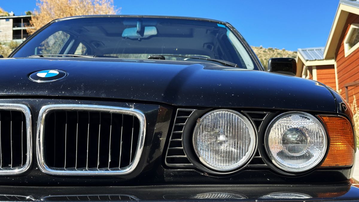 Classic BMW 5-Series Is Still Carving Canyons at Age 30