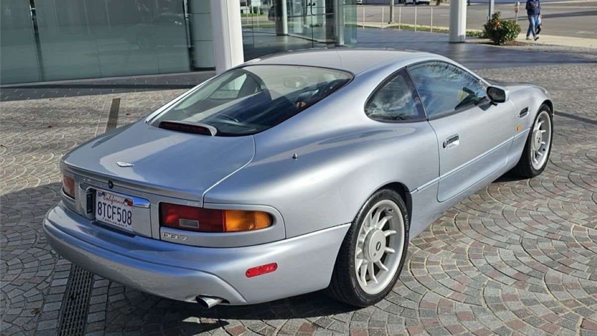 AutoHunter Spotlight: 1997 Aston Martin DB7 Coupe