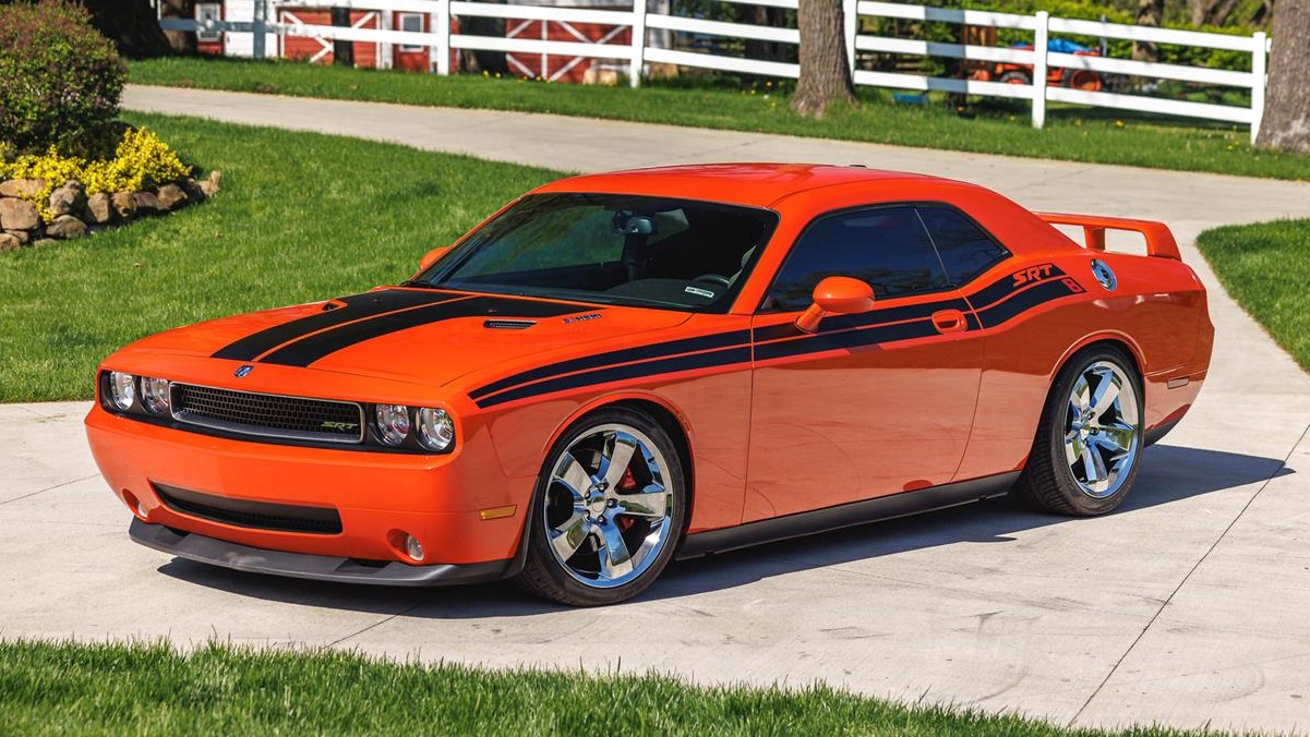 Pick of the Day: 2009 Dodge Challenger SRT8