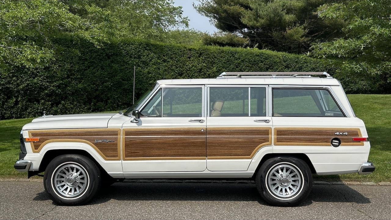 Pick of the Day: 1988 Jeep Grand Wagoneer