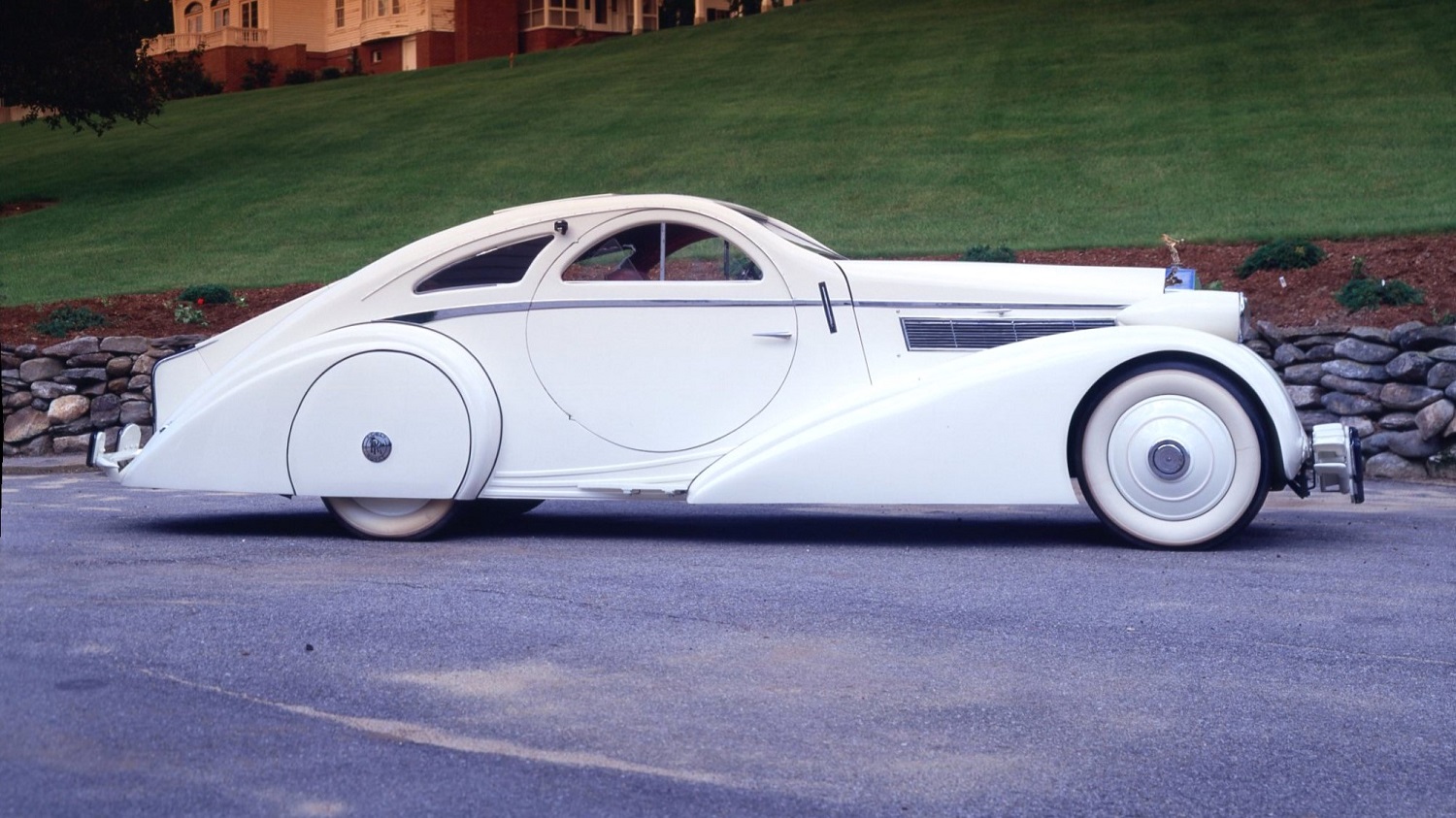 A Different Era—and Look—for the Rolls-Royce Round Door