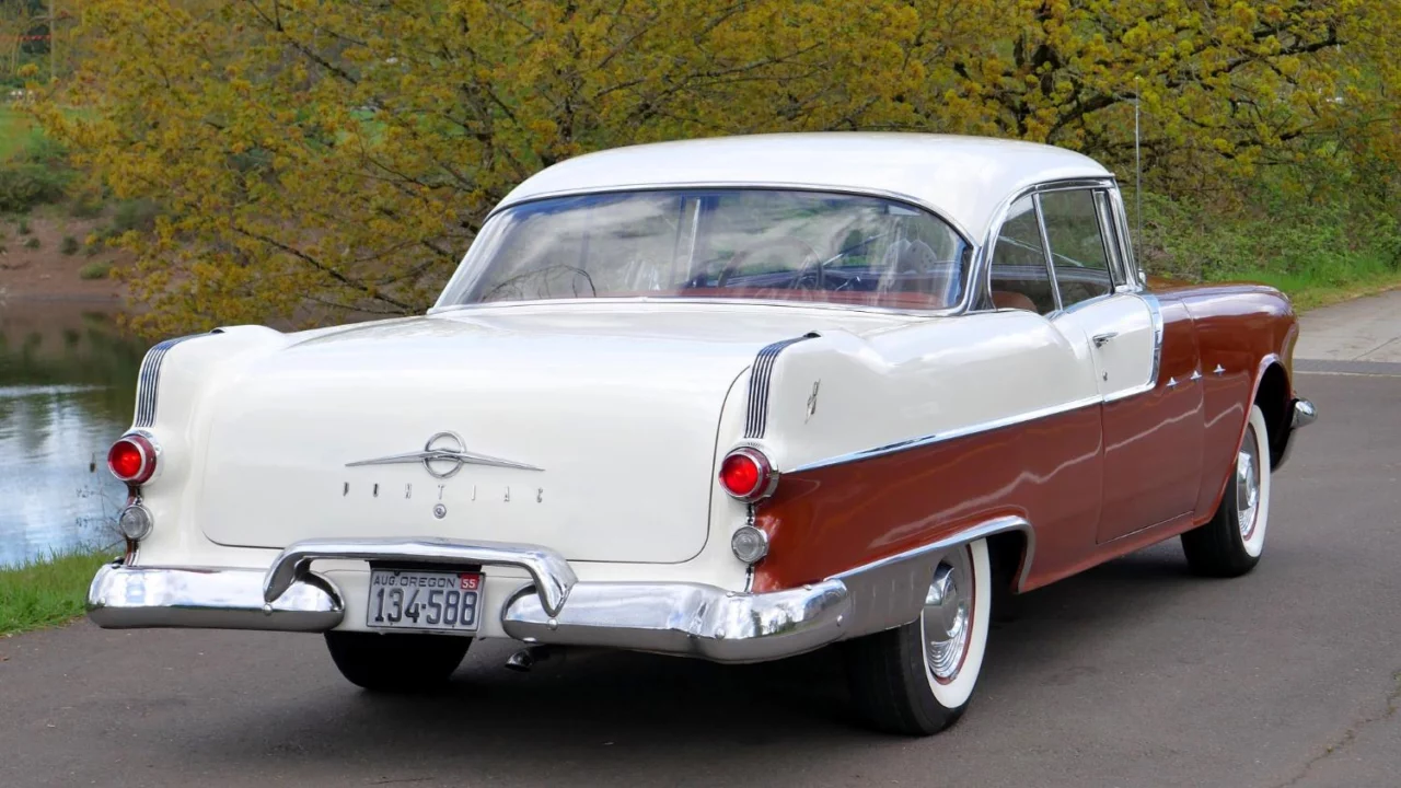AutoHunter Spotlight: 1955 Pontiac Star Chief Custom Catalina