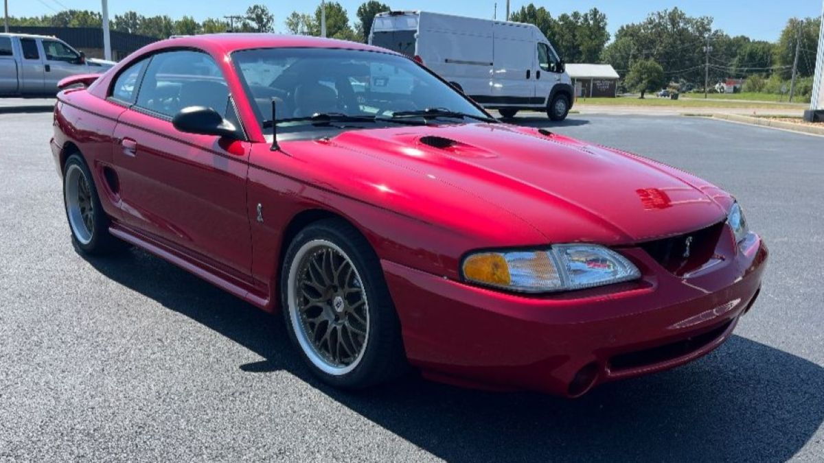 AutoHunter Spotlight: 1996 Ford Mustang SVT Cobra Coupe