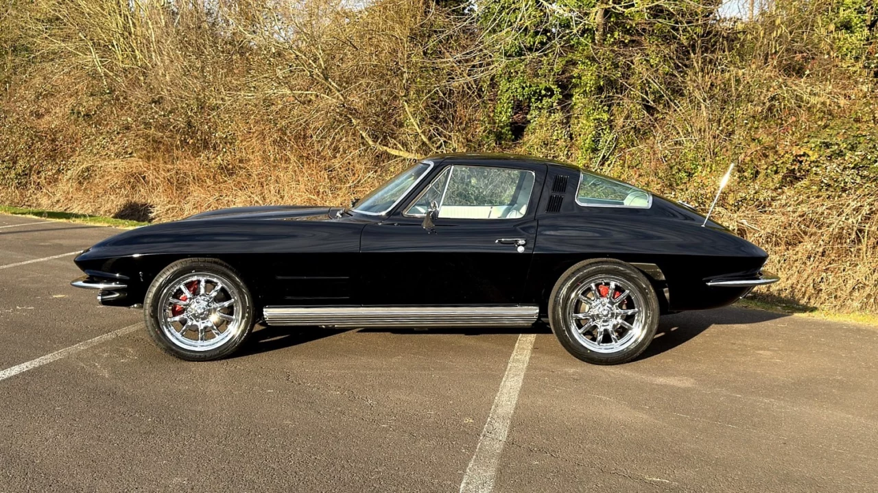 AutoHunter Spotlight: 1964 Chevrolet Corvette Sting Ray Coupe