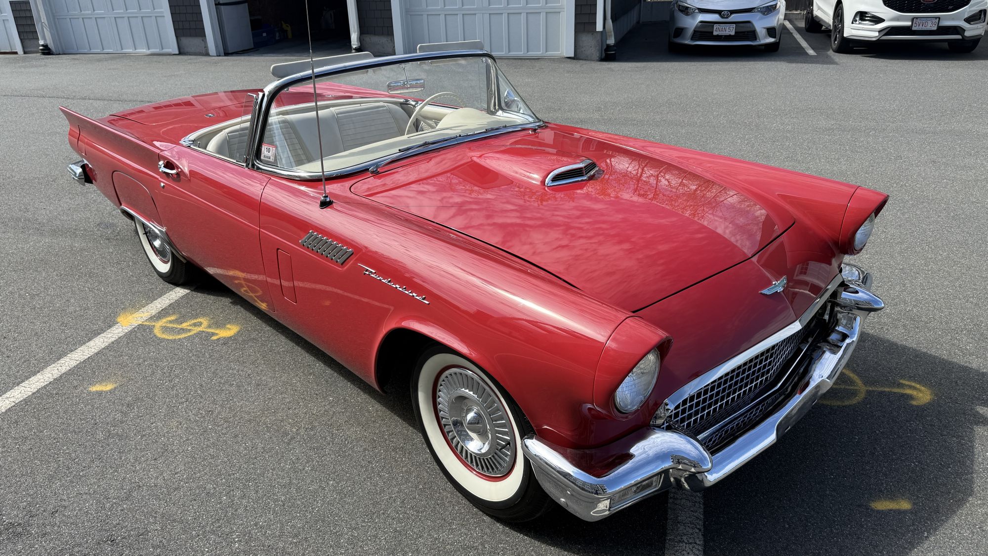 AutoHunter Spotlight: Ford Thunderbird Cabriolet von 1957
