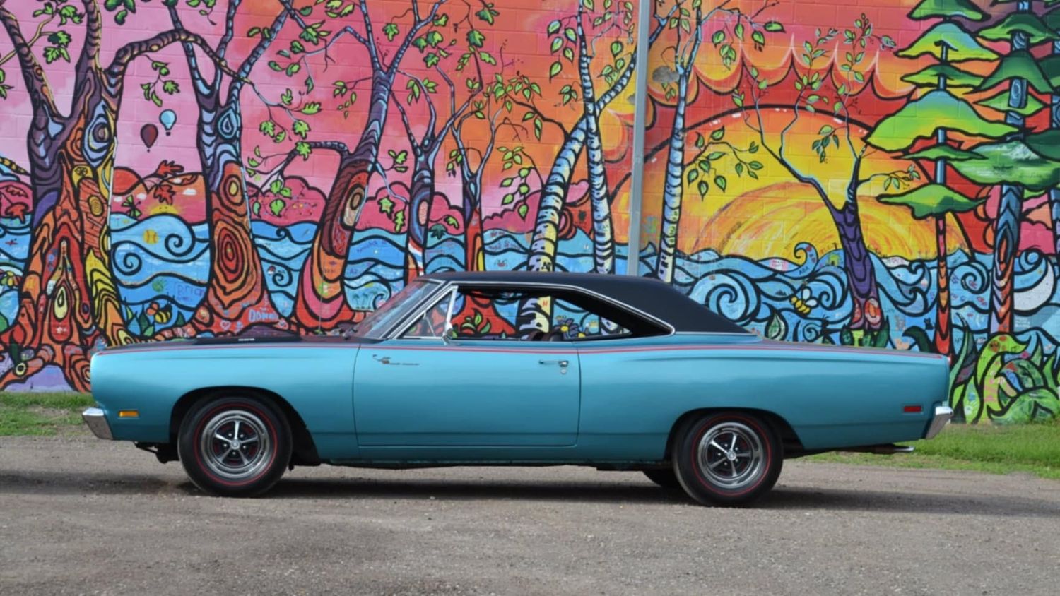 Spot the Difference: 1968-69 Plymouth Road Runner and GTX