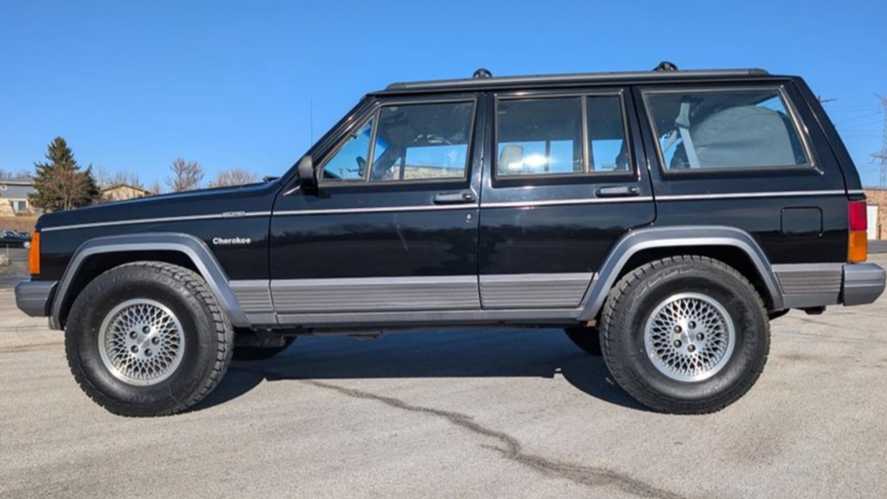 Pick of the Day: 1993 Jeep Cherokee Country