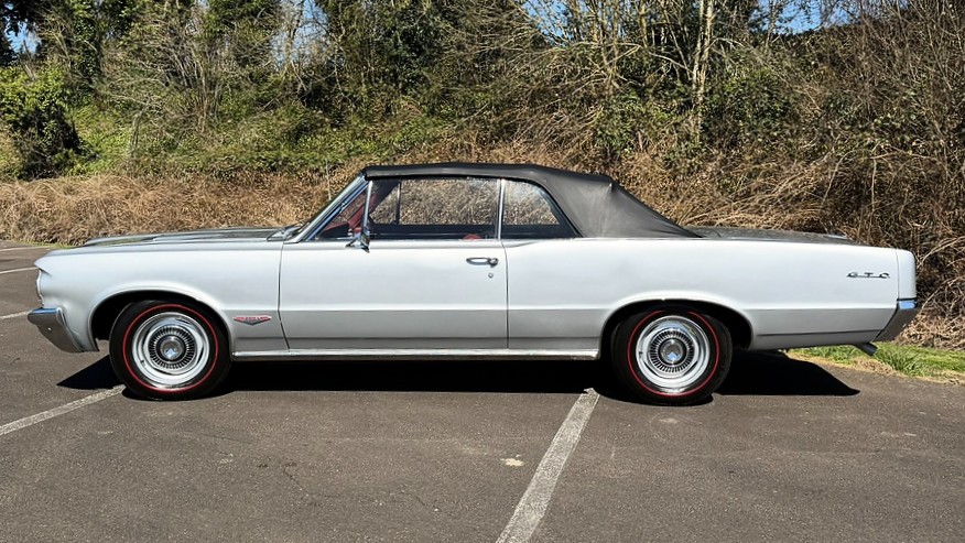 AutoHunter Spotlight: 1964 Pontiac GTO Convertible