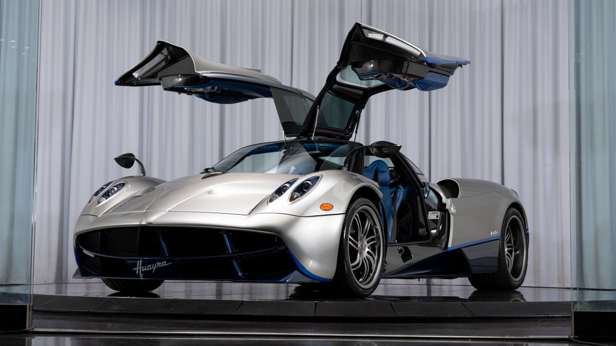 2016 Pagani Huayra, 2025 Ferrari SF90 XX Stradale Headline Supercars at Barrett-Jackson 2016 Pagani Huayra, 2025 Ferrari SF90 XX Stradale Headline Supercars at Barrett-Jackson