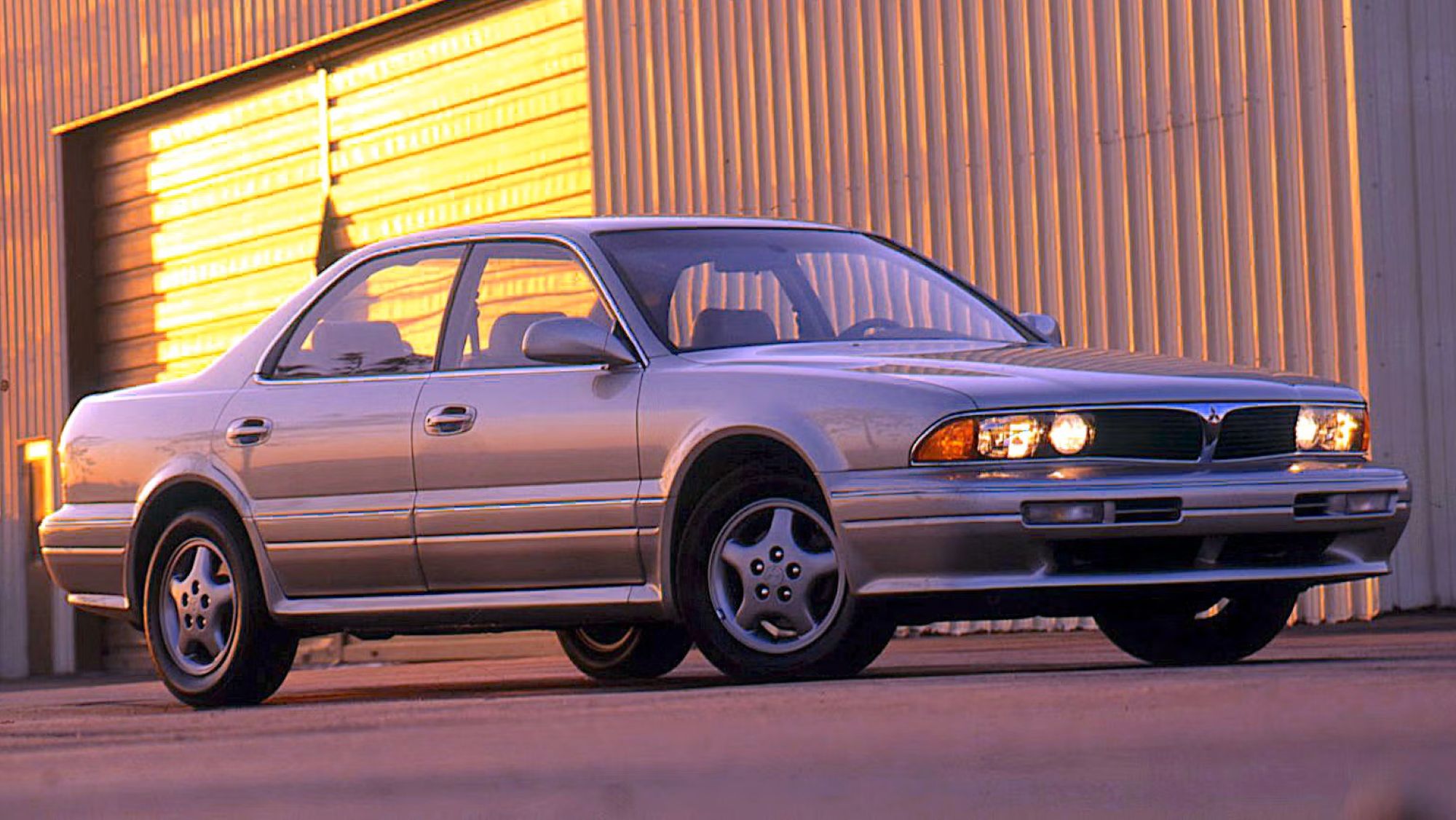 The 1992 Mitsubishi Diamante Was a Tech-Forward 